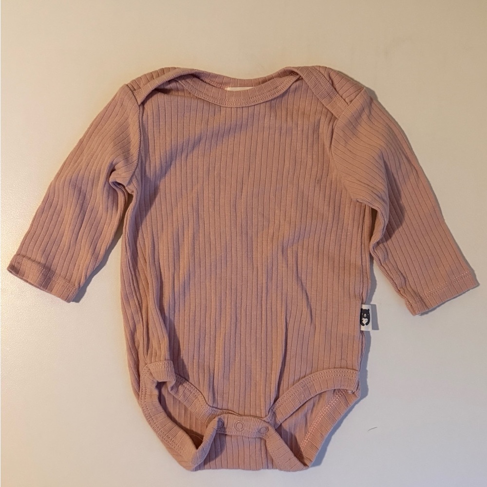 Great Condition! Set of 4 Long Sleeve Baby Onesies, 3-6 Months - Picture 6 of 9